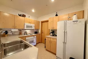 12076 E Big Cottonwood Rd, Solitude, UT 84121 - Photo 18