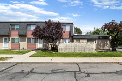 9744 S Yorkshire Dr, South Jordan, UT 84009 - Photo 4