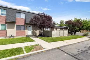 9744 S Yorkshire Dr, South Jordan, UT 84009 - Photo 2