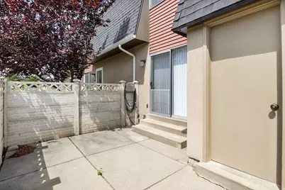9744 S Yorkshire Dr, South Jordan, UT 84009 - Photo 26
