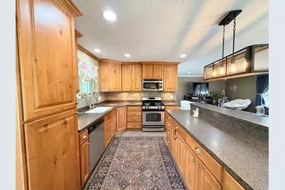 6246 S Lorreen Dr, Murray, UT 84121 - Photo 16