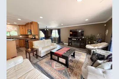 6246 S Lorreen Dr, Murray, UT 84121 - Photo 6