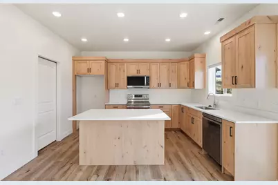 697 W 20 N, Hyrum, UT 84319 - Photo 12