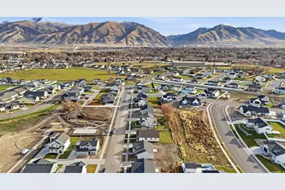 697 W 20 N, Hyrum, UT 84319 - Photo 6