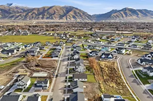 697 W 20 N, Hyrum, UT 84319 - Photo 6