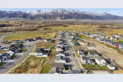 697 W 20 N, Hyrum, UT 84319 - Photo 8