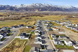 697 W 20 N, Hyrum, UT 84319 - Photo 8