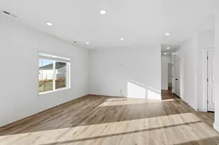 697 W 20 N, Hyrum, UT 84319 - Photo 16