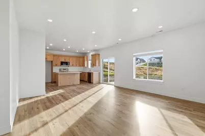 697 W 20 N, Hyrum, UT 84319 - Photo 10