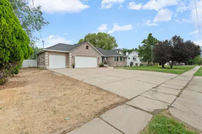 1740 W 200 N, Kaysville, UT 84037 - Photo 4