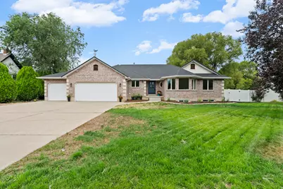 1740 W 200 N, Kaysville, UT 84037 - Photo 2