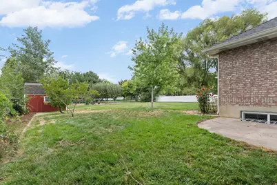 1740 W 200 N, Kaysville, UT 84037 - Photo 48