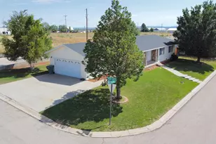 465 E Meadowlark Ln, Monticello, UT 84535 - Photo 2