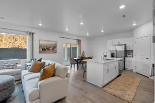 1910 Queens Garden Dr, Washington, UT 84780 - Photo 6