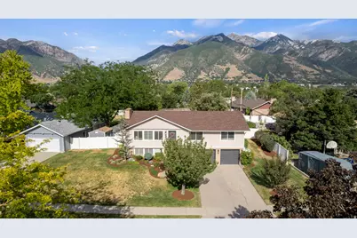 7825 S Dolphin Cir E, Cottonwood Heights, UT 84121 - Photo 6