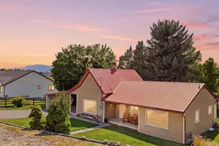 425 N State St, Richmond, UT 84333 - Photo 2