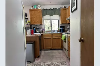 6075 Park Wood Dr, Kearns, UT 84118 - Photo 12