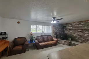 360 N State St, Ferron, UT 84523 - Photo 16