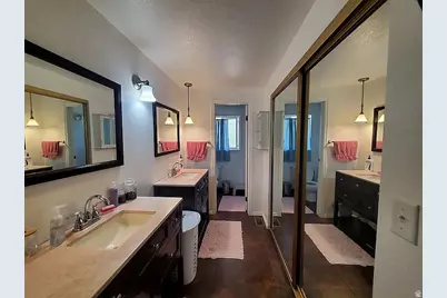 360 N State St, Ferron, UT 84523 - Photo 12