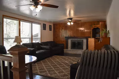360 N State St, Ferron, UT 84523 - Photo 10