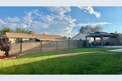 5015 W Niagara Cir S, Salt Lake City, UT 84118 - Photo 16