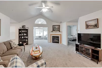 2156 W Jordan Villa Dr #B, West Jordan, UT 84088 - Photo 12