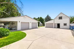 240 S 100 E, Hyrum, UT 84319 - Photo 4