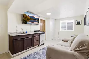 240 S 100 E, Hyrum, UT 84319 - Photo 36