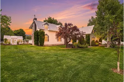 240 S 100 E, Hyrum, UT 84319 - Photo 2