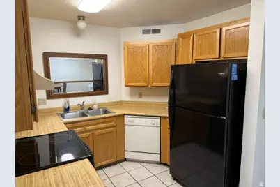 34 E 700 N #11, Provo, UT 84606 - Photo 4