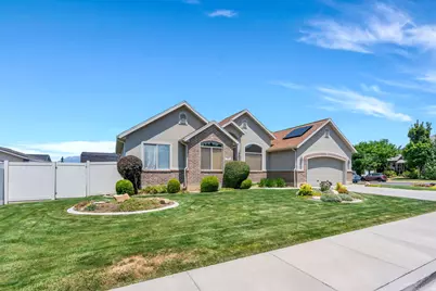 193 E Santa Fe Dr, Springville, UT 84663 - Photo 2