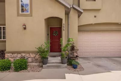 598 E Wyngate Pointe Ln S, Draper, UT 84020 - Photo 2