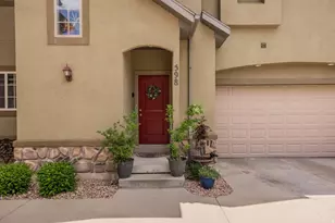 598 E Wyngate Pointe Ln S, Draper, UT 84020 - Photo 2