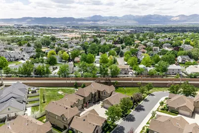 598 E Wyngate Pointe Ln S, Draper, UT 84020 - Photo 44
