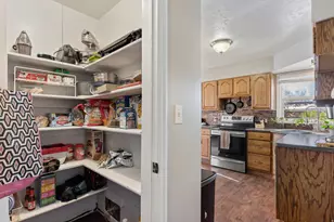 5185 S 2100 W, Roy, UT 84067 - Photo 12