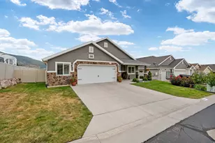 2196 E Valley View Ct N, Layton, UT 84040 - Photo 54