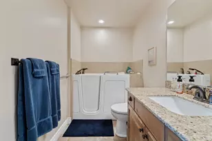 2196 E Valley View Ct N, Layton, UT 84040 - Photo 36