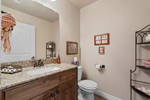 2196 E Valley View Ct N, Layton, UT 84040 - Photo 26