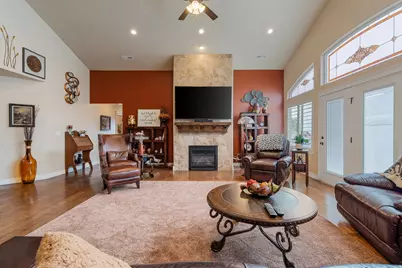 2196 E Valley View Ct N, Layton, UT 84040 - Photo 2