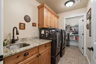 2196 E Valley View Ct N, Layton, UT 84040 - Photo 20