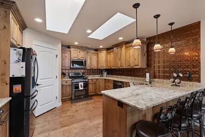 2196 E Valley View Ct N, Layton, UT 84040 - Photo 8