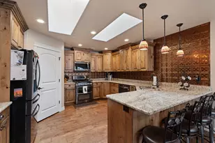 2196 E Valley View Ct N, Layton, UT 84040 - Photo 8