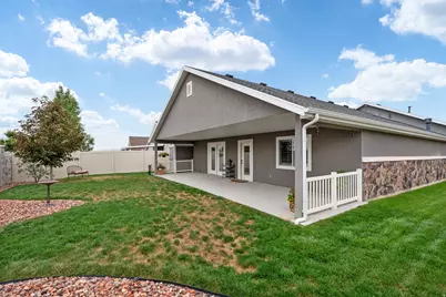 2196 E Valley View Ct N, Layton, UT 84040 - Photo 48