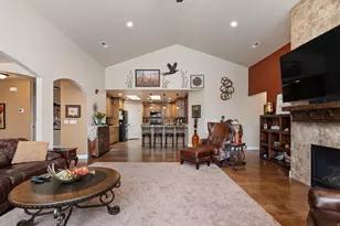 2196 E Valley View Ct N, Layton, UT 84040 - Photo 4