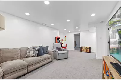 6525 S 2600 E, Cottonwood Heights, UT 84121 - Photo 20