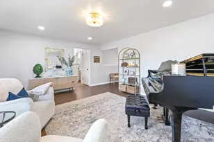 6525 S 2600 E, Cottonwood Heights, UT 84121 - Photo 2