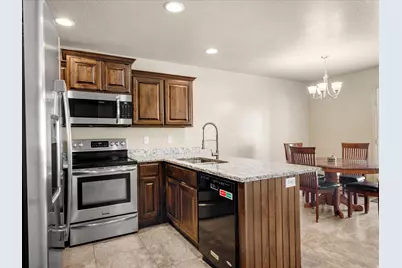 1146 W Excalibur Way, West Haven, UT 84401 - Photo 2