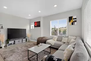 15059 S Reins Wy, Bluffdale, UT 84065 - Photo 10