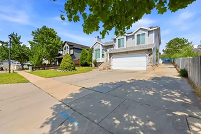 5697 S Esprit Dr, Kearns, UT 84118 - Photo 4