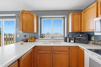 5697 S Esprit Dr, Kearns, UT 84118 - Photo 12